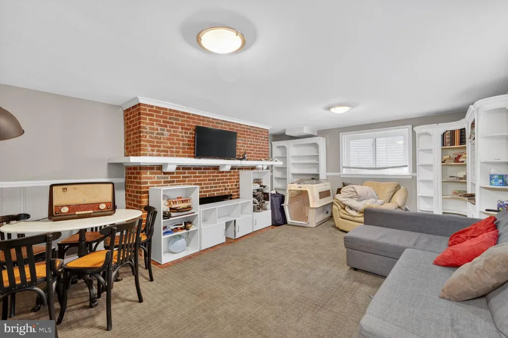 7215 ROLLINGWOOD DRIVE Chevy Chase, MD 20815