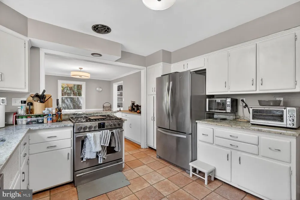 7215 ROLLINGWOOD DRIVE Chevy Chase, MD 20815