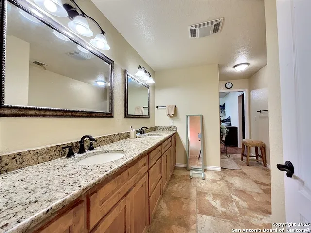 3389 fm 888 Beeville, TX 78102