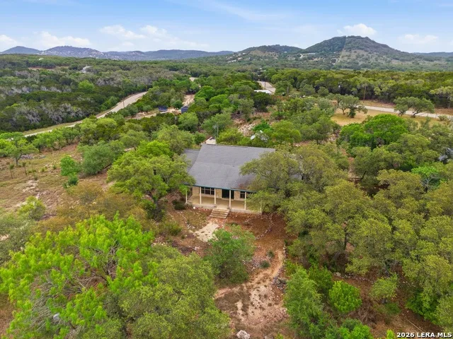 292 Phillip Dr Pipe Creek, TX 78063