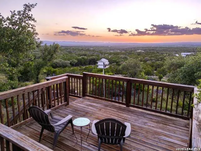292 Phillip Dr Pipe Creek, TX 78063