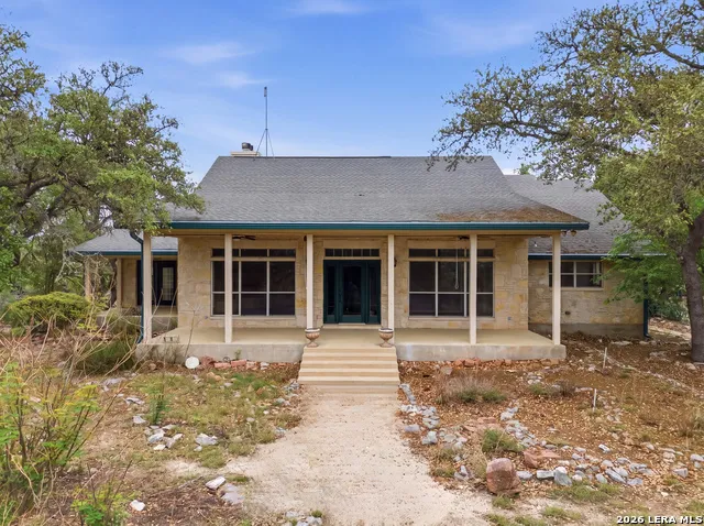 292 Phillip Dr Pipe Creek, TX 78063
