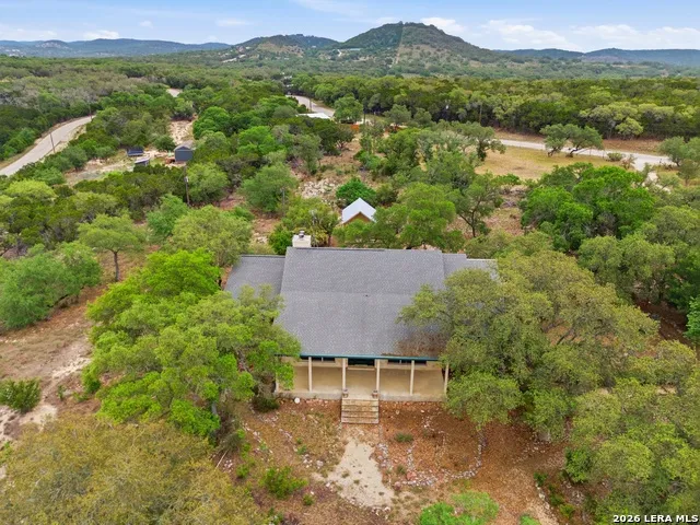 292 Phillip Dr Pipe Creek, TX 78063