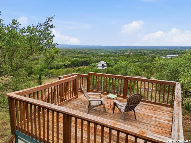 292 Phillip Dr Pipe Creek, TX 78063