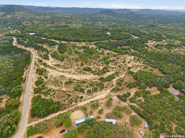 292 Phillip Dr Pipe Creek, TX 78063