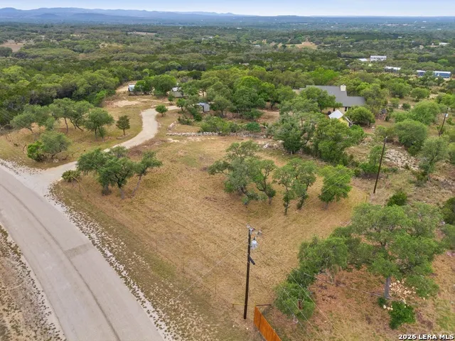 292 Phillip Dr Pipe Creek, TX 78063