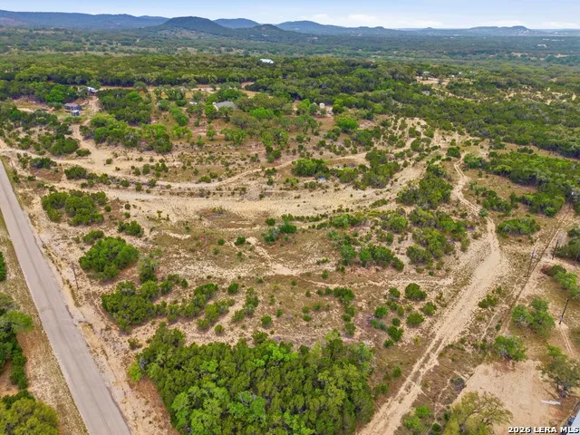 292 Phillip Dr Pipe Creek, TX 78063