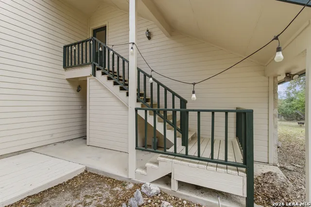 292 Phillip Dr Pipe Creek, TX 78063