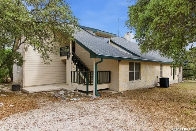 292 Phillip Dr Pipe Creek, TX 78063