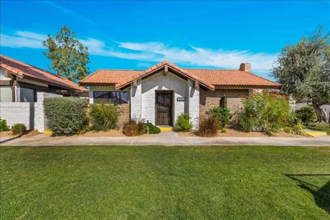2389 E Miramonte Circle #B