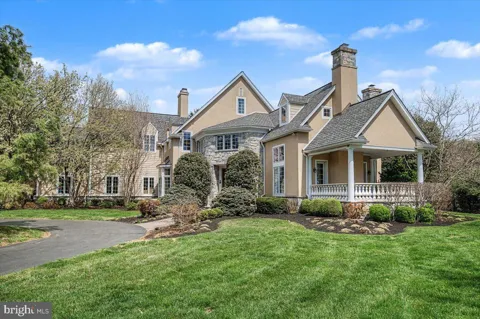 9 SUMMIT LANE