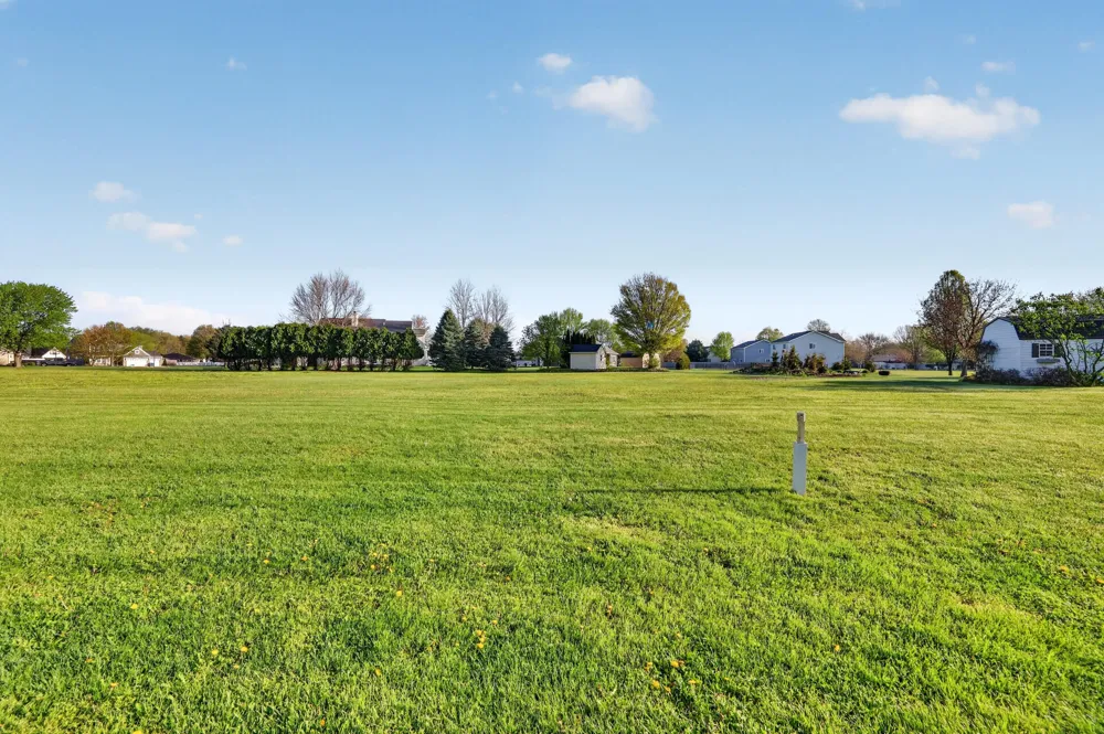 838 Maple Meadows Avenue Vicksburg, MI 49097
