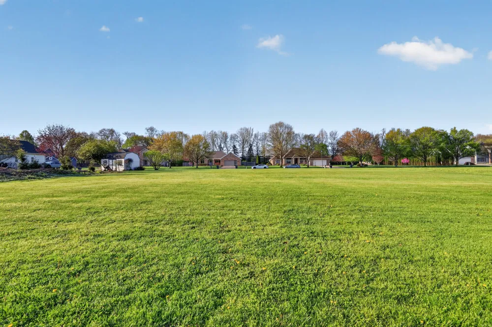 838 Maple Meadows Avenue Vicksburg, MI 49097
