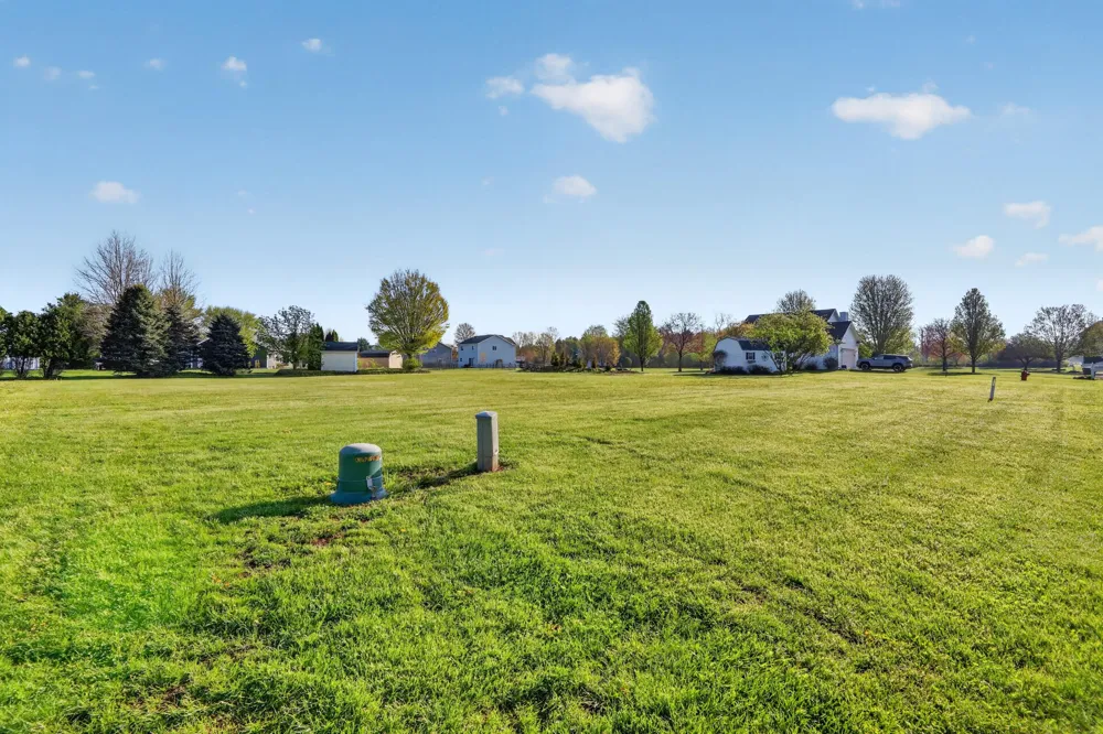 838 Maple Meadows Avenue Vicksburg, MI 49097