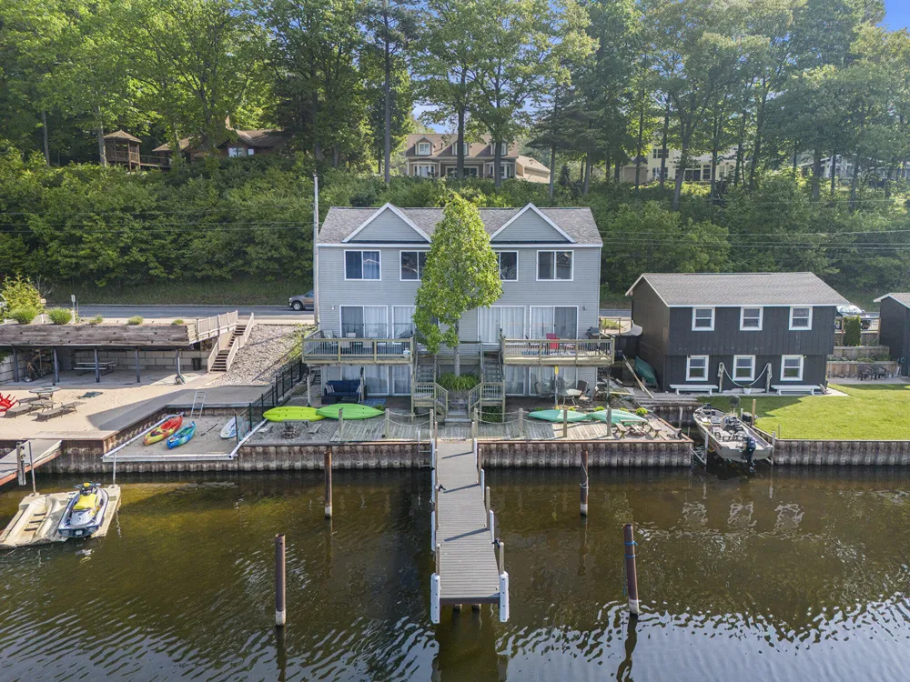 5293 W Monroe Road Pentwater, MI 49449