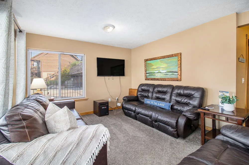 5293 W Monroe Road Pentwater, MI 49449