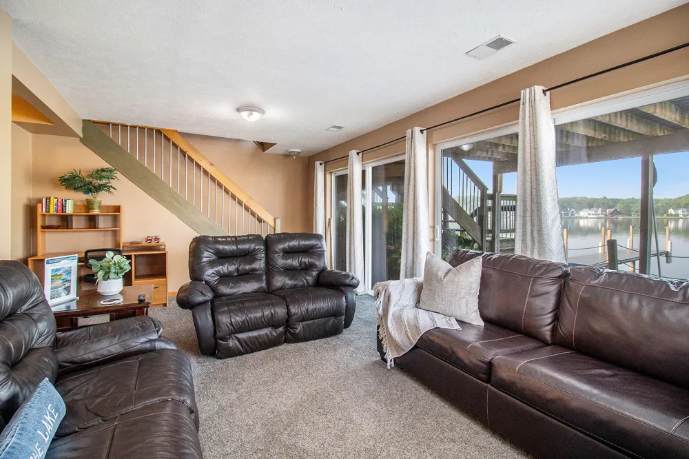 5293 W Monroe Road Pentwater, MI 49449