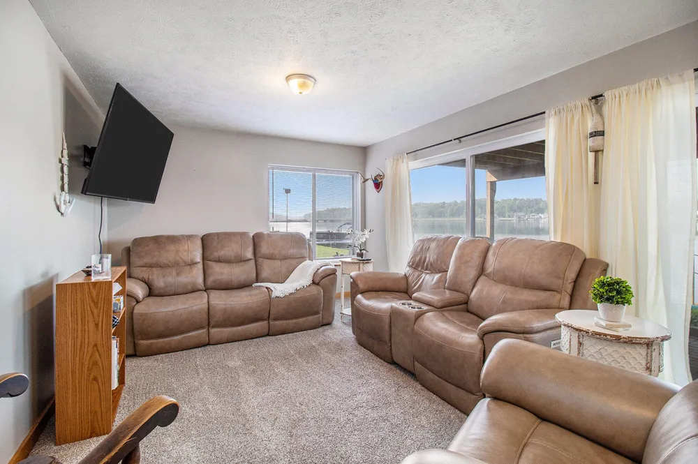 5293 W Monroe Road Pentwater, MI 49449
