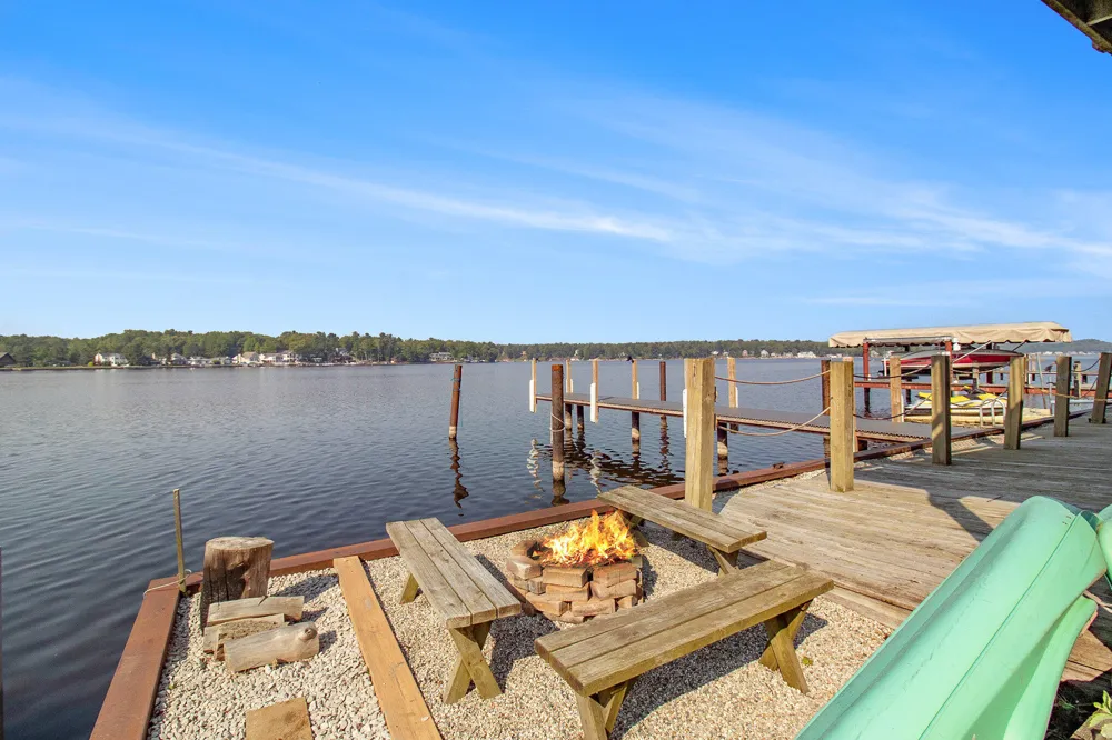 5293 W Monroe Road Pentwater, MI 49449