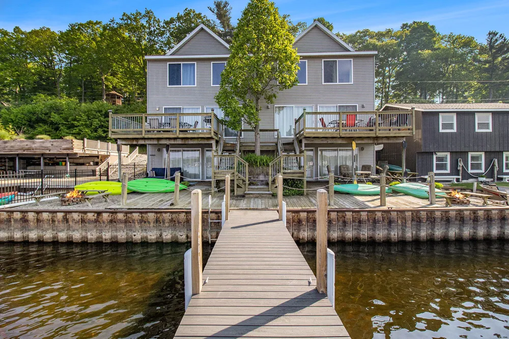 5293 W Monroe Road Pentwater, MI 49449