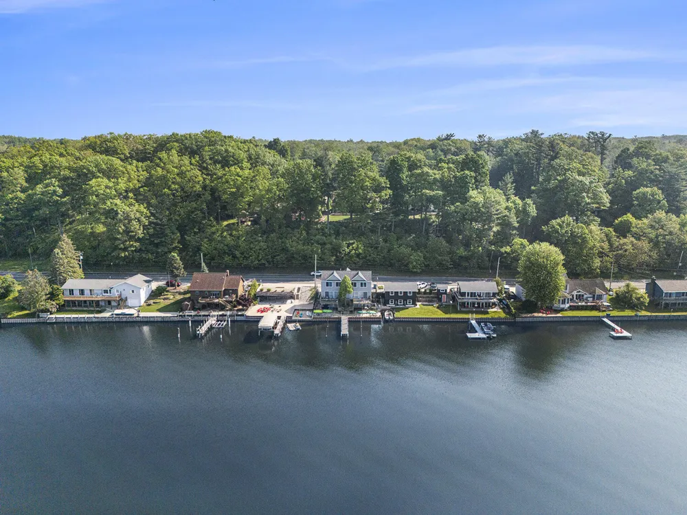 5293 W Monroe Road Pentwater, MI 49449