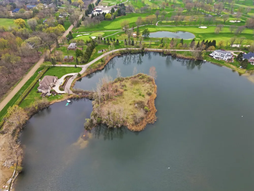 52451 Caddy Lane South Lyon, MI 48178