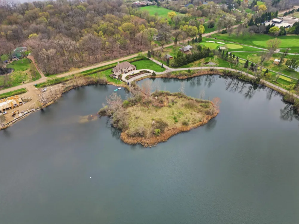 52451 Caddy Lane South Lyon, MI 48178