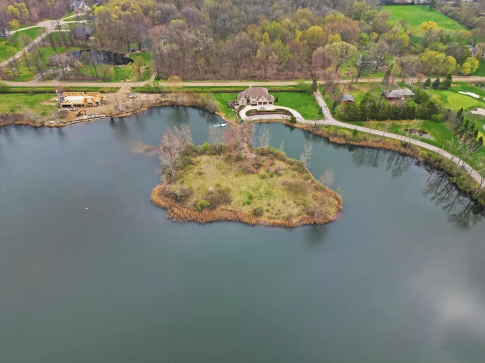 52451 Caddy Lane South Lyon, MI 48178