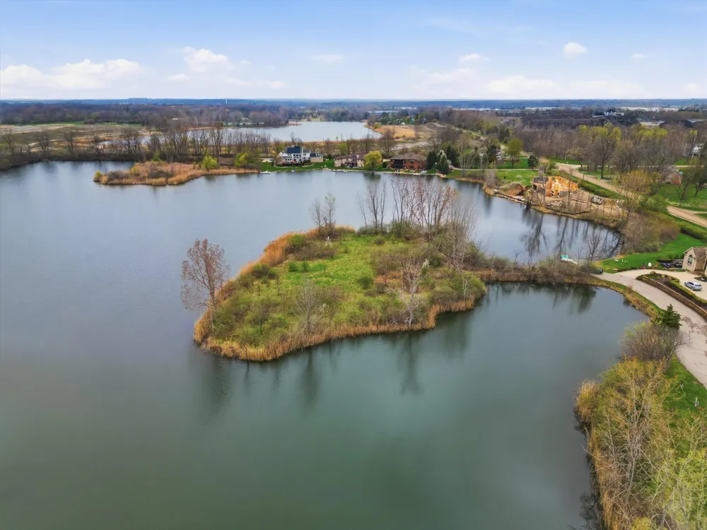 52451 Caddy Lane South Lyon, MI 48178
