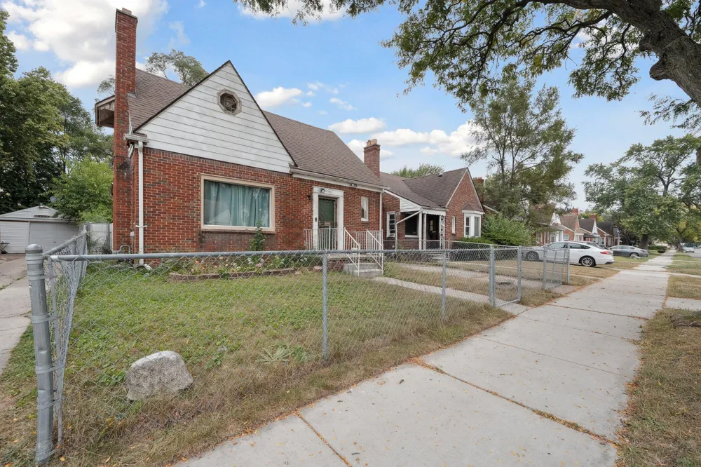 17360 Mansfield Street Detroit, MI 48235