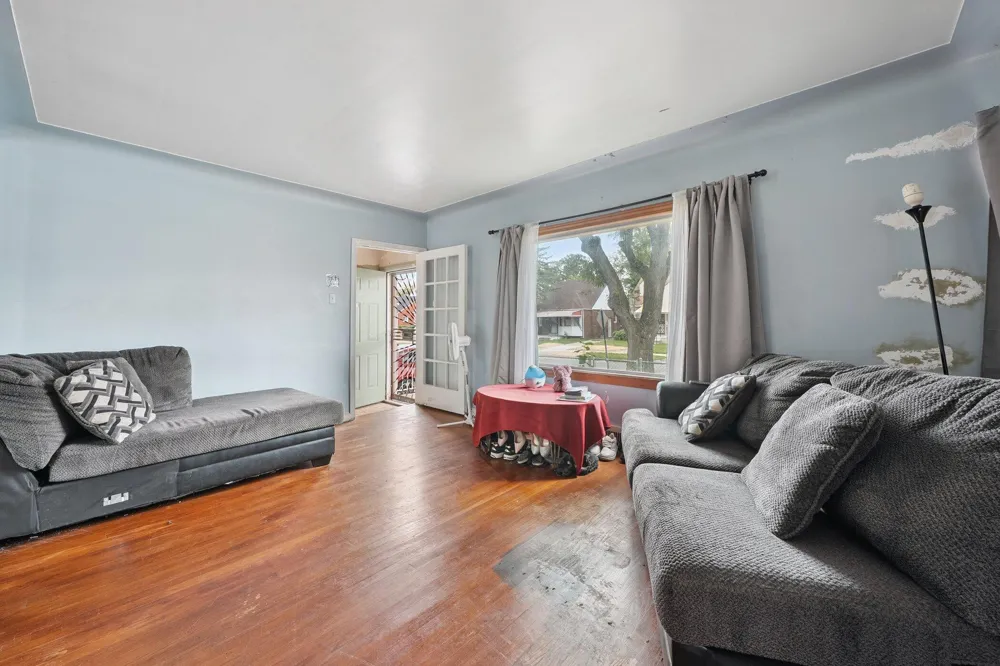 17360 Mansfield Street Detroit, MI 48235