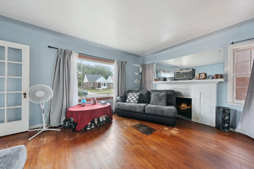 17360 Mansfield Street Detroit, MI 48235