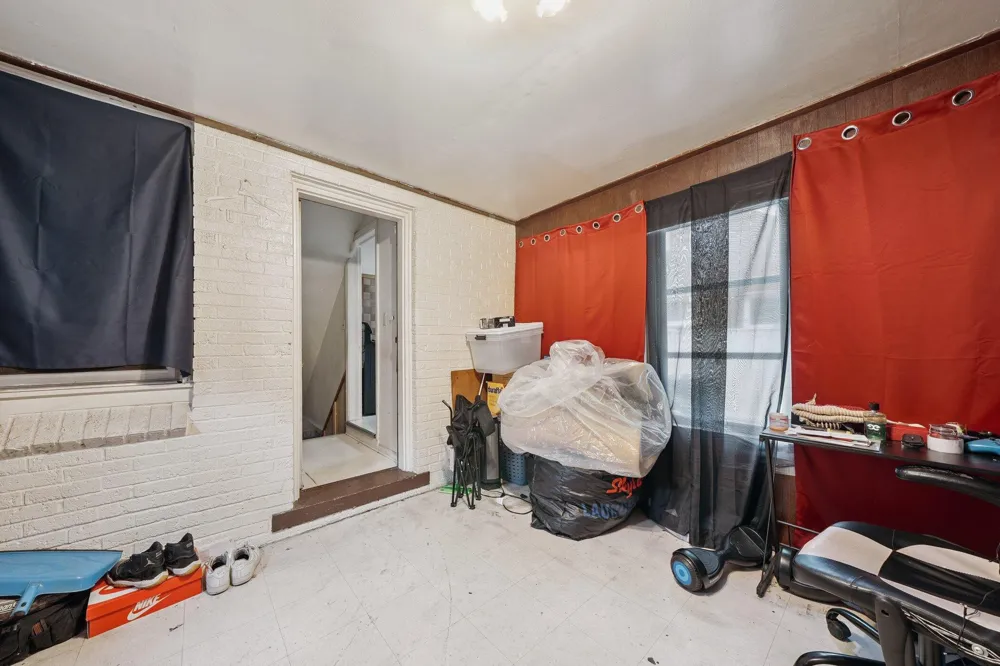 17360 Mansfield Street Detroit, MI 48235