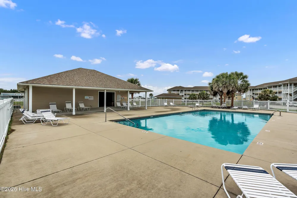 650 Cedar Point Boulevard #H5 Cedar Point, NC 28584
