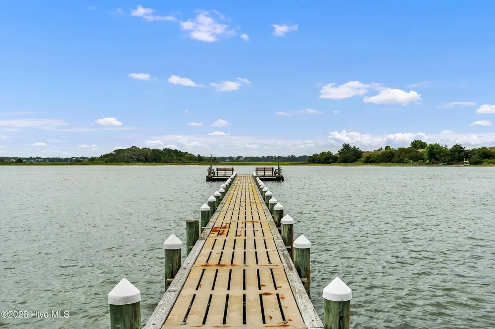 650 Cedar Point Boulevard #H6 Cedar Point, NC 28584