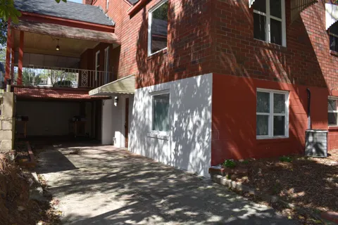 804 Hickman Road