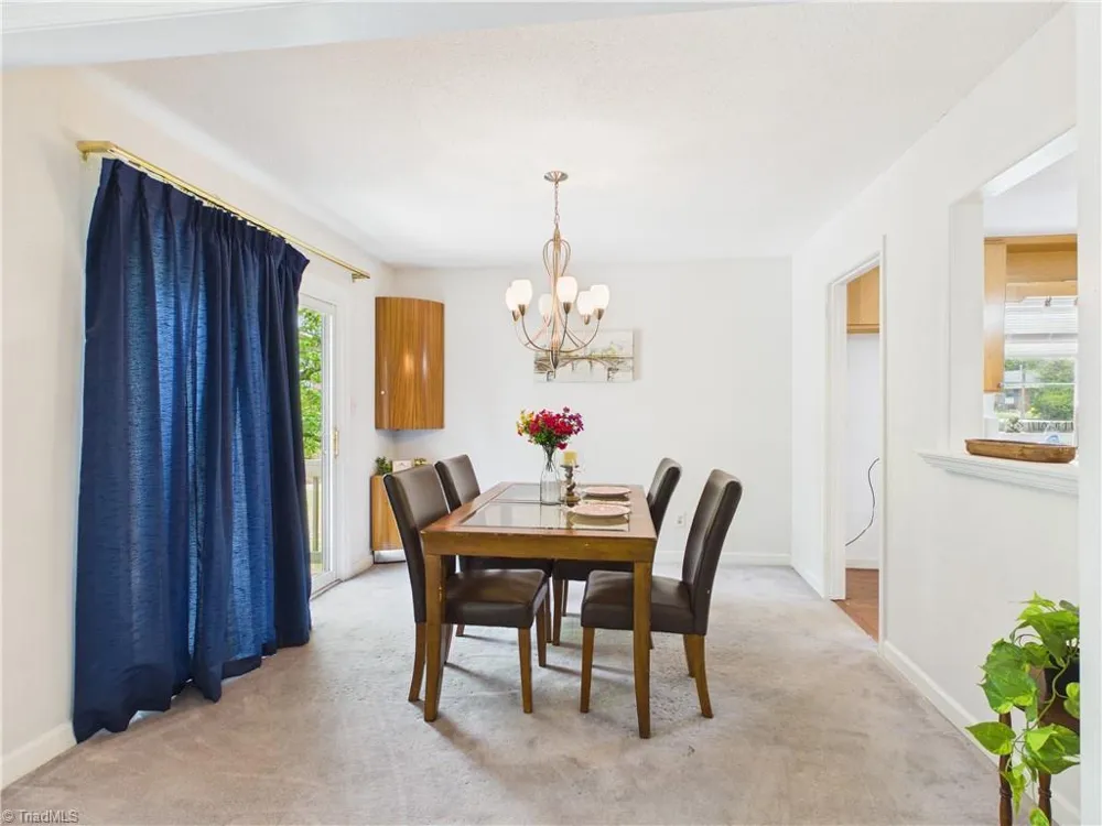 904 Fairidge Drive Jamestown, NC 27282