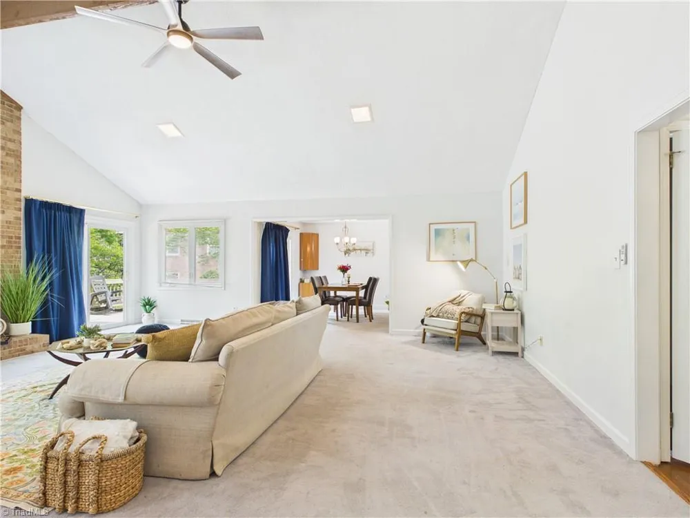 904 Fairidge Drive Jamestown, NC 27282