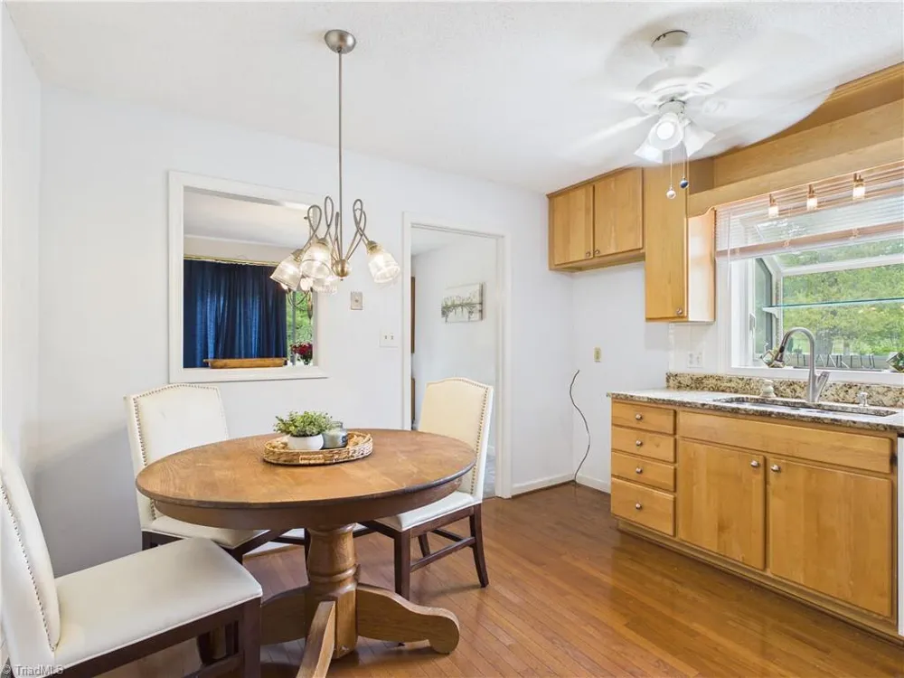 904 Fairidge Drive Jamestown, NC 27282