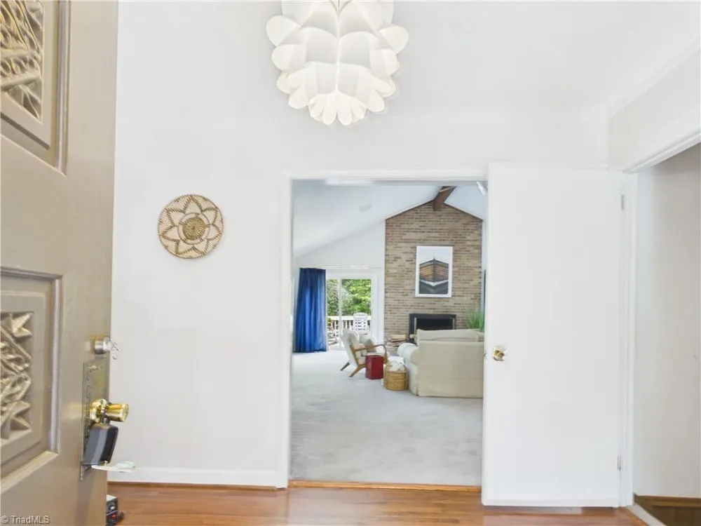 904 Fairidge Drive Jamestown, NC 27282