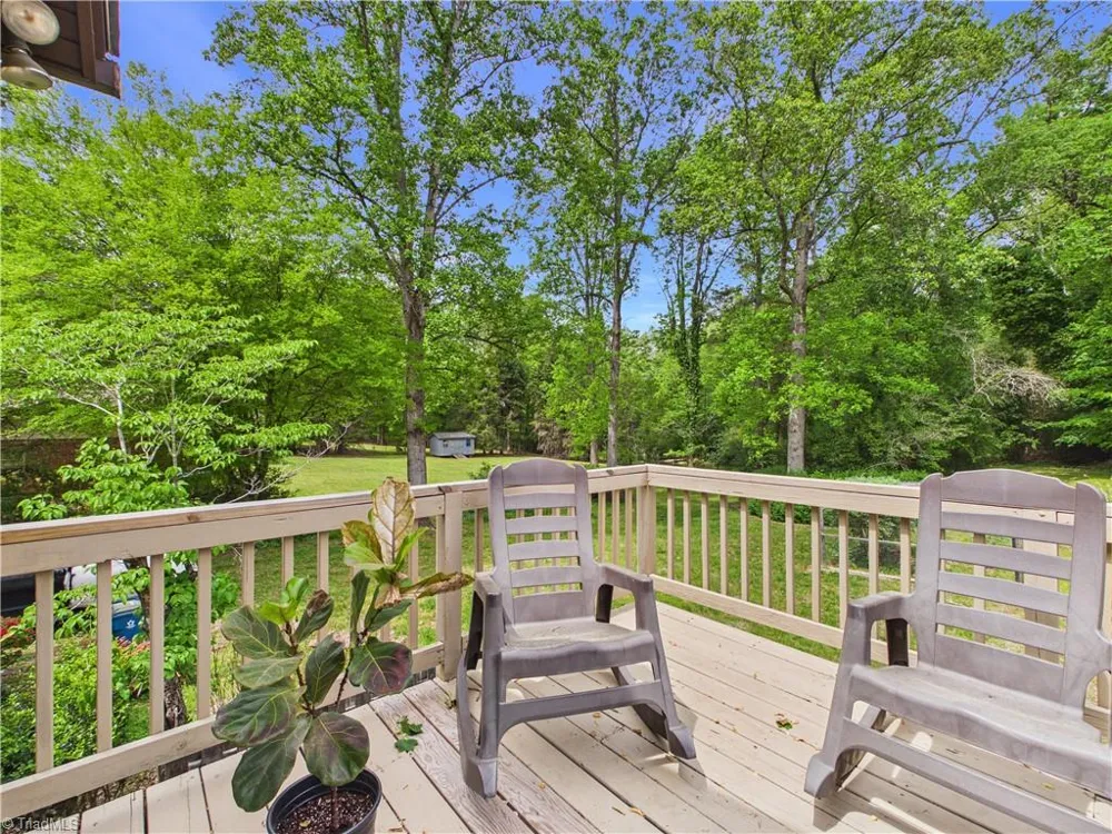 904 Fairidge Drive Jamestown, NC 27282
