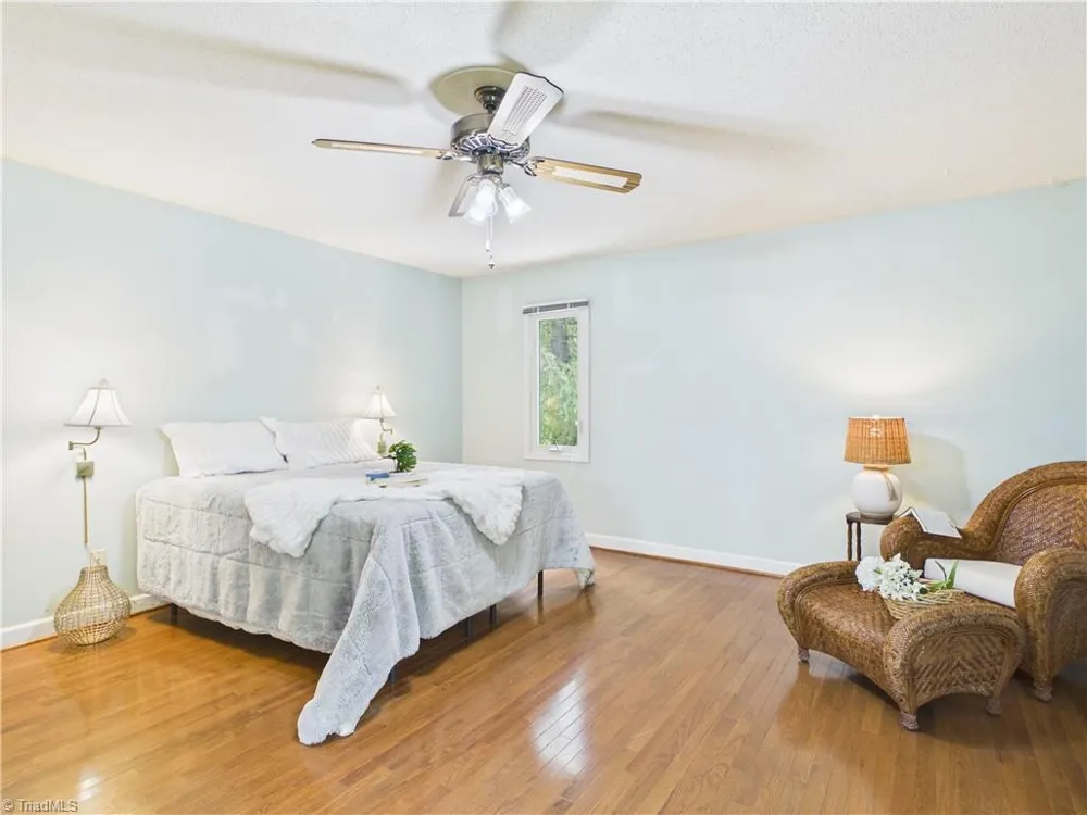 904 Fairidge Drive Jamestown, NC 27282