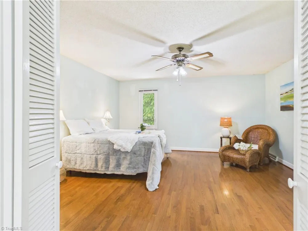 904 Fairidge Drive Jamestown, NC 27282
