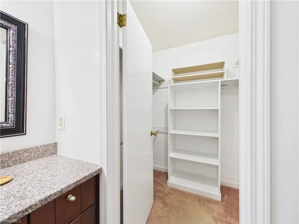 904 Fairidge Drive Jamestown, NC 27282