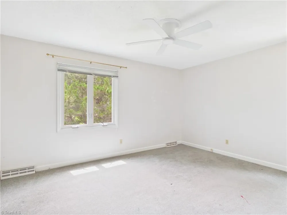 904 Fairidge Drive Jamestown, NC 27282