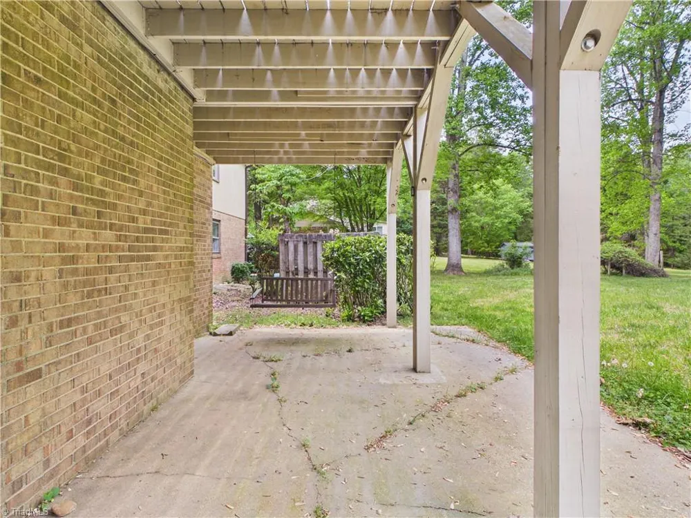 904 Fairidge Drive Jamestown, NC 27282