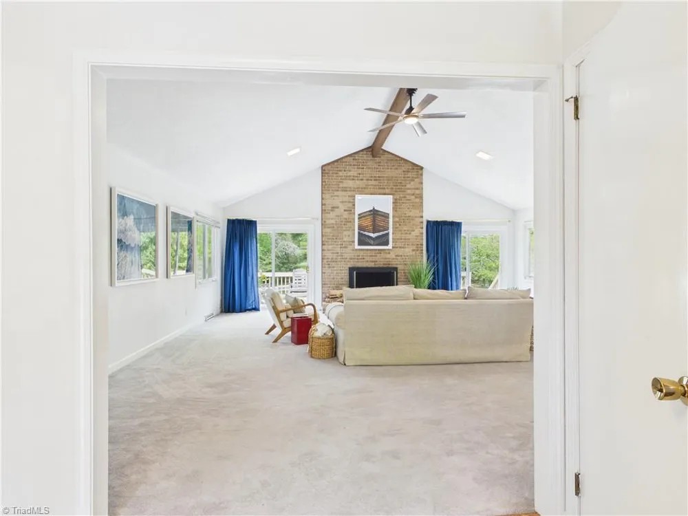 904 Fairidge Drive Jamestown, NC 27282