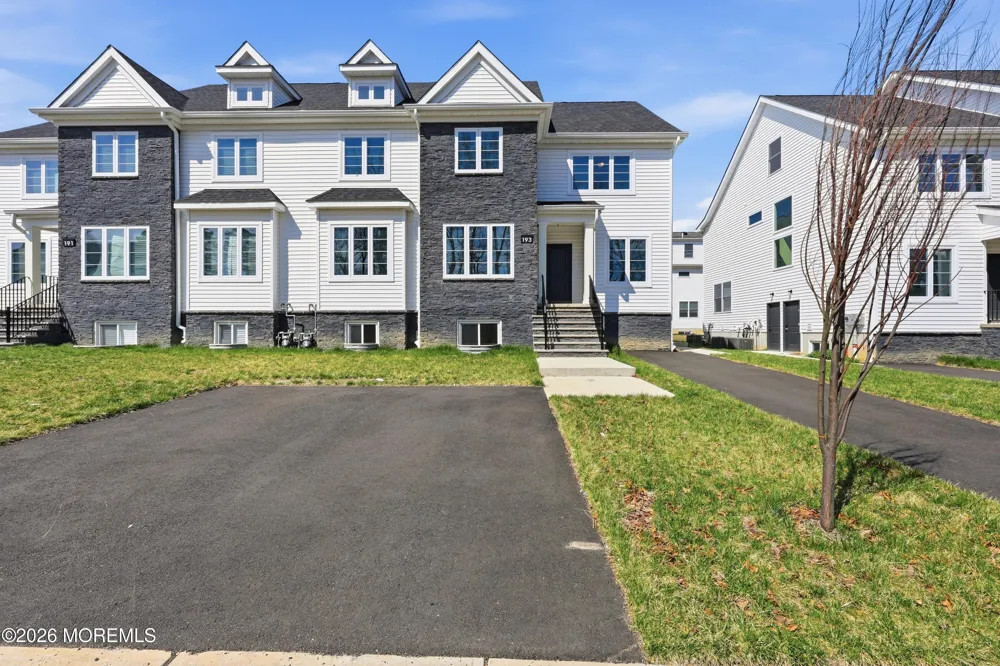 193 Colonial Drive Lakewood, NJ 08701
