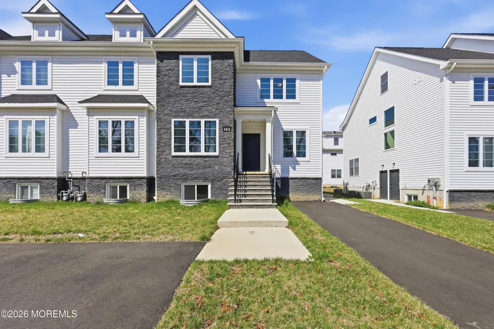 193 Colonial Drive Lakewood, NJ 08701