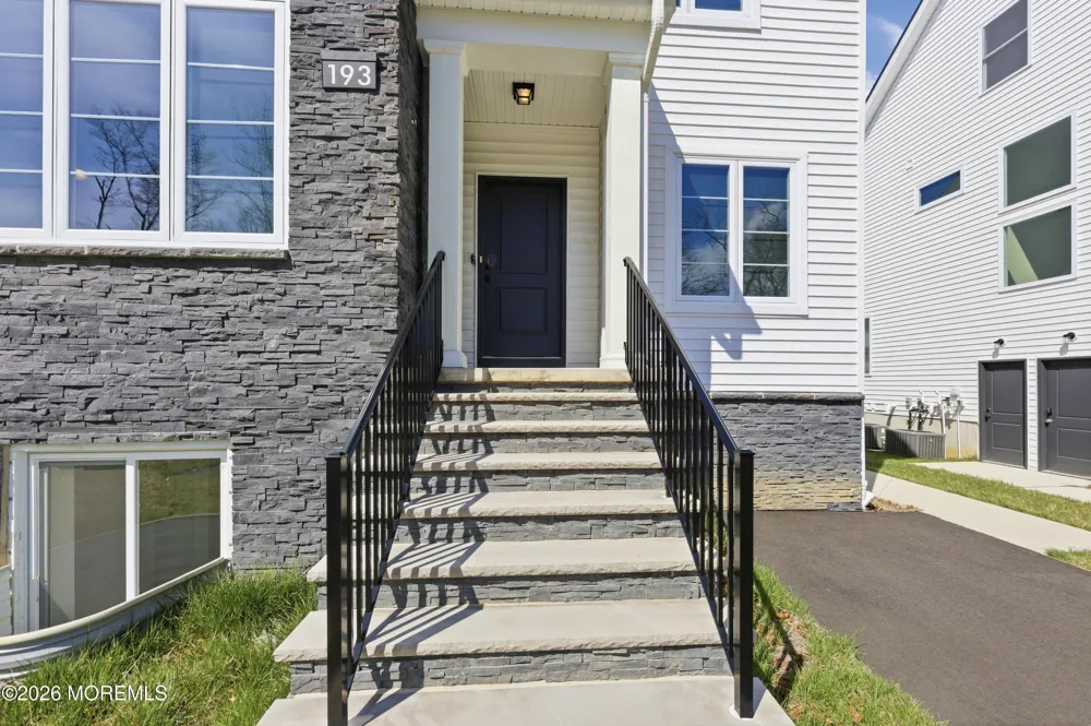 193 Colonial Drive Lakewood, NJ 08701